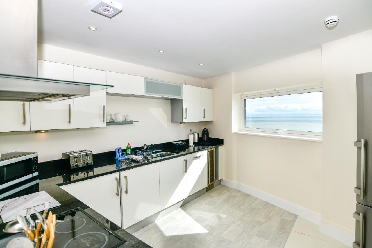 Just Stay Wales - Meridian Quay Penthouses Swansea Exterior photo