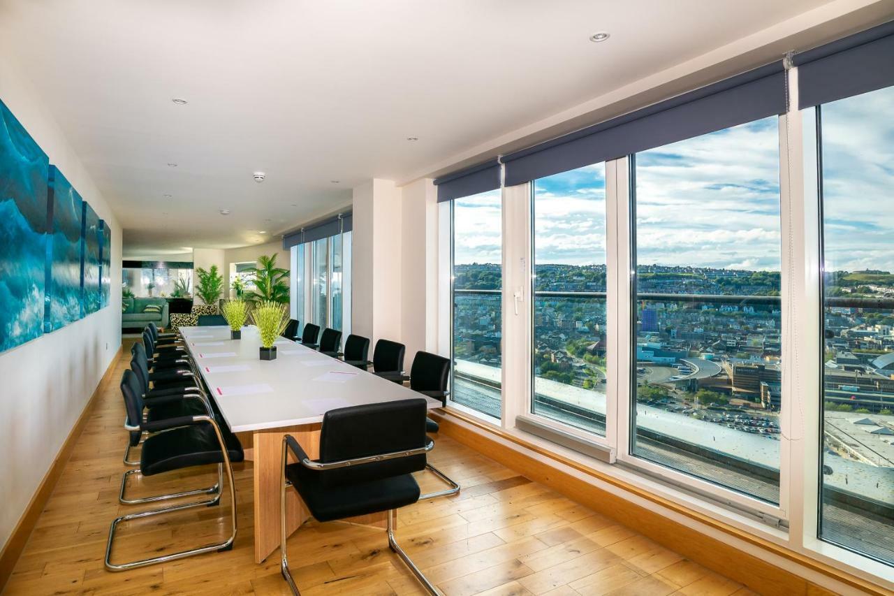 Just Stay Wales - Meridian Quay Penthouses Swansea Exterior photo