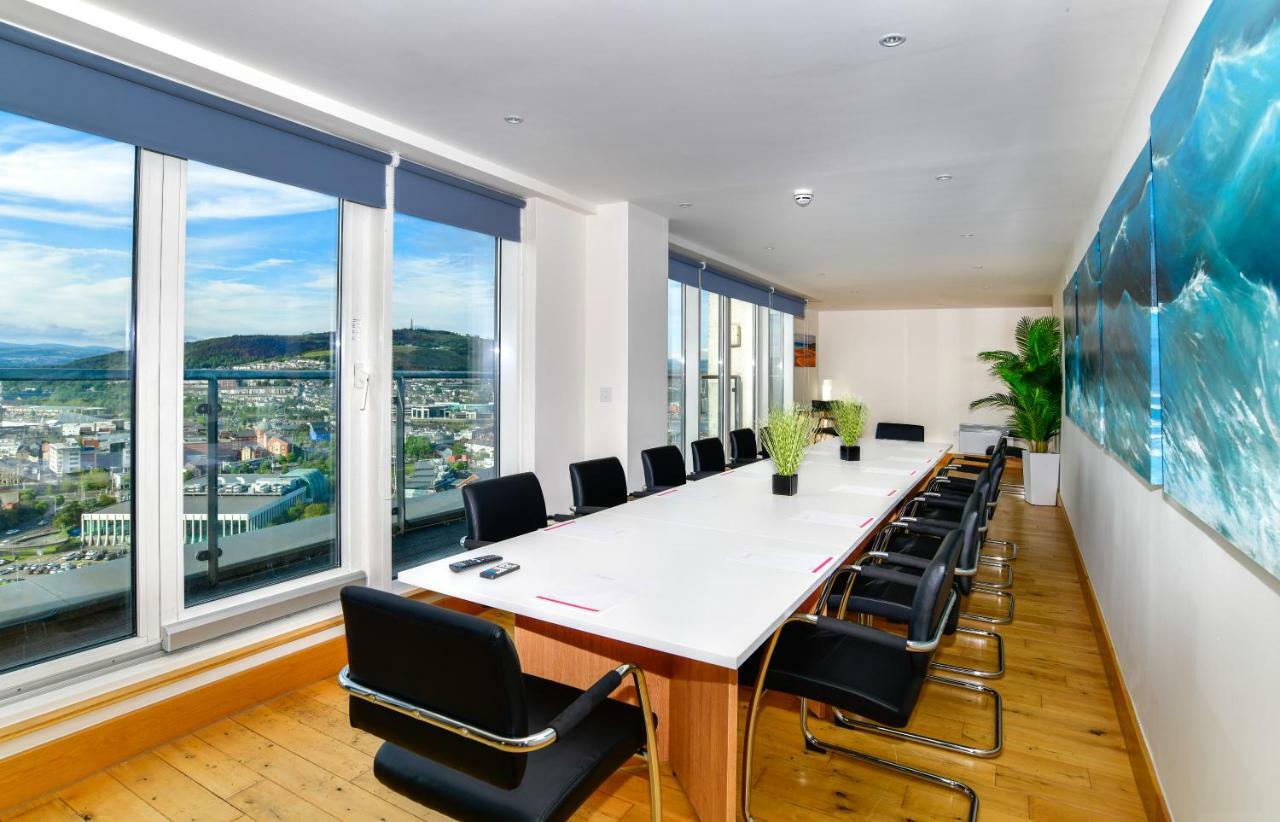 Just Stay Wales - Meridian Quay Penthouses Swansea Exterior photo