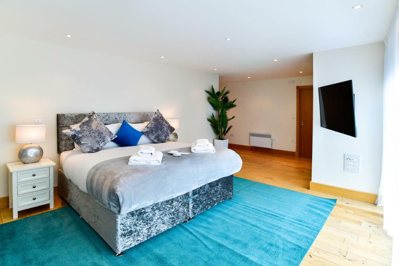 Just Stay Wales - Meridian Quay Penthouses Swansea Exterior photo