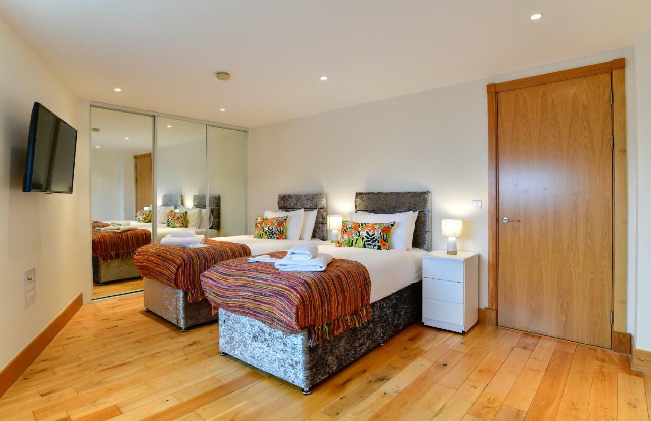 Just Stay Wales - Meridian Quay Penthouses Swansea Exterior photo